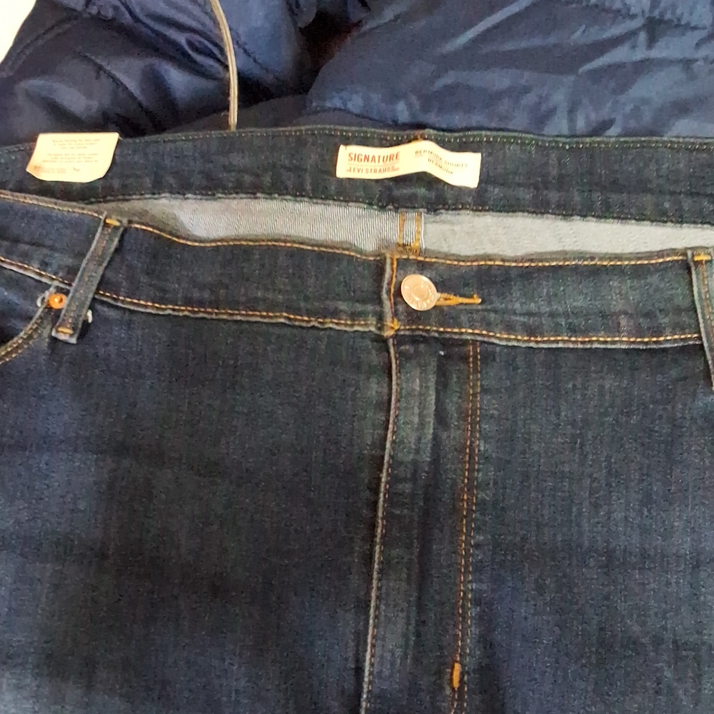 Signature Levi's Strauss Size 26 plus